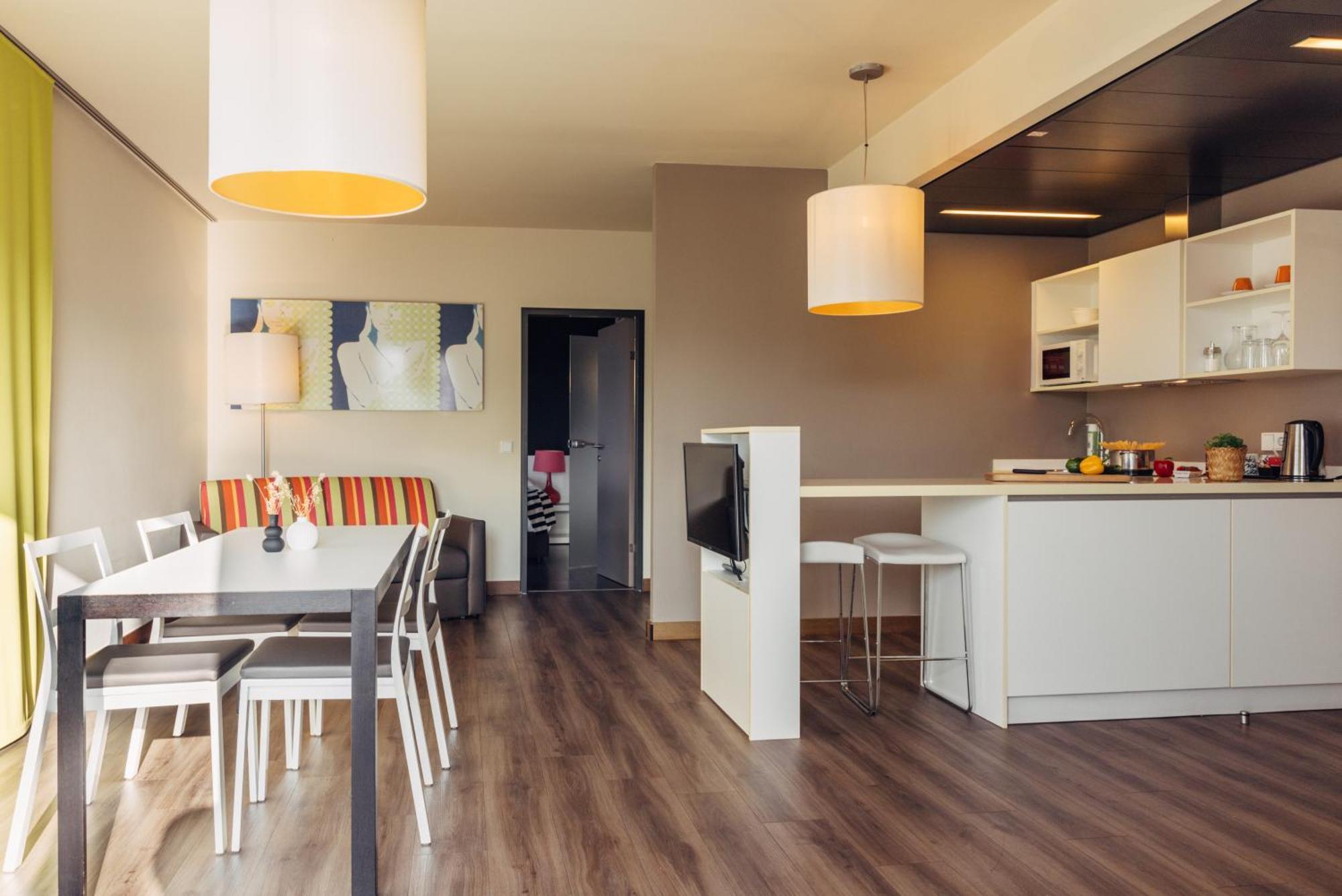 Harry'S Home Hart Bei Graz Hotel & Apartments Exterior foto