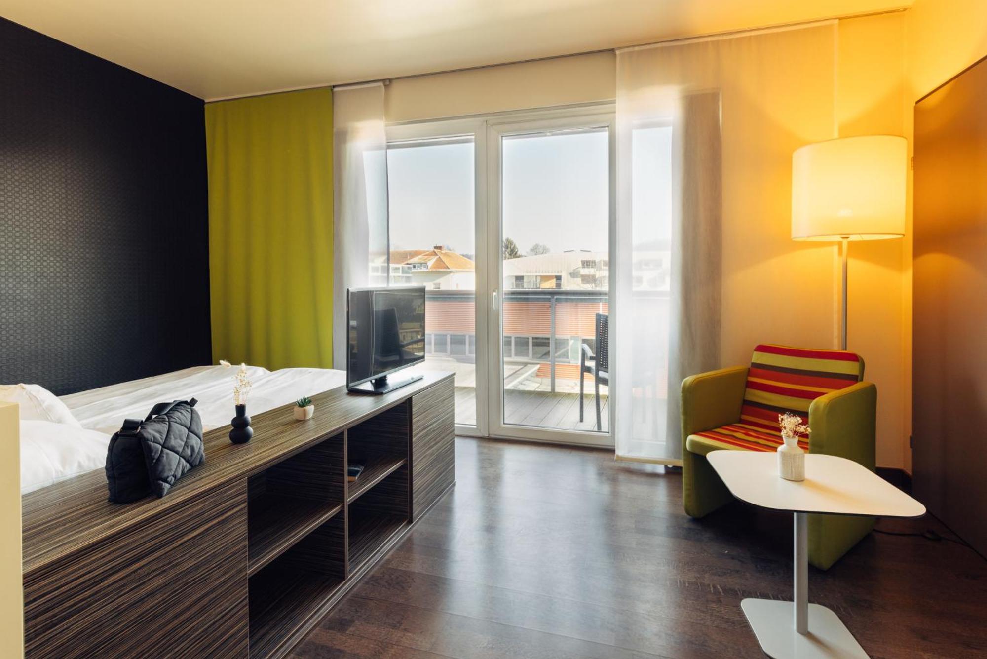 Harry'S Home Hart Bei Graz Hotel & Apartments Exterior foto